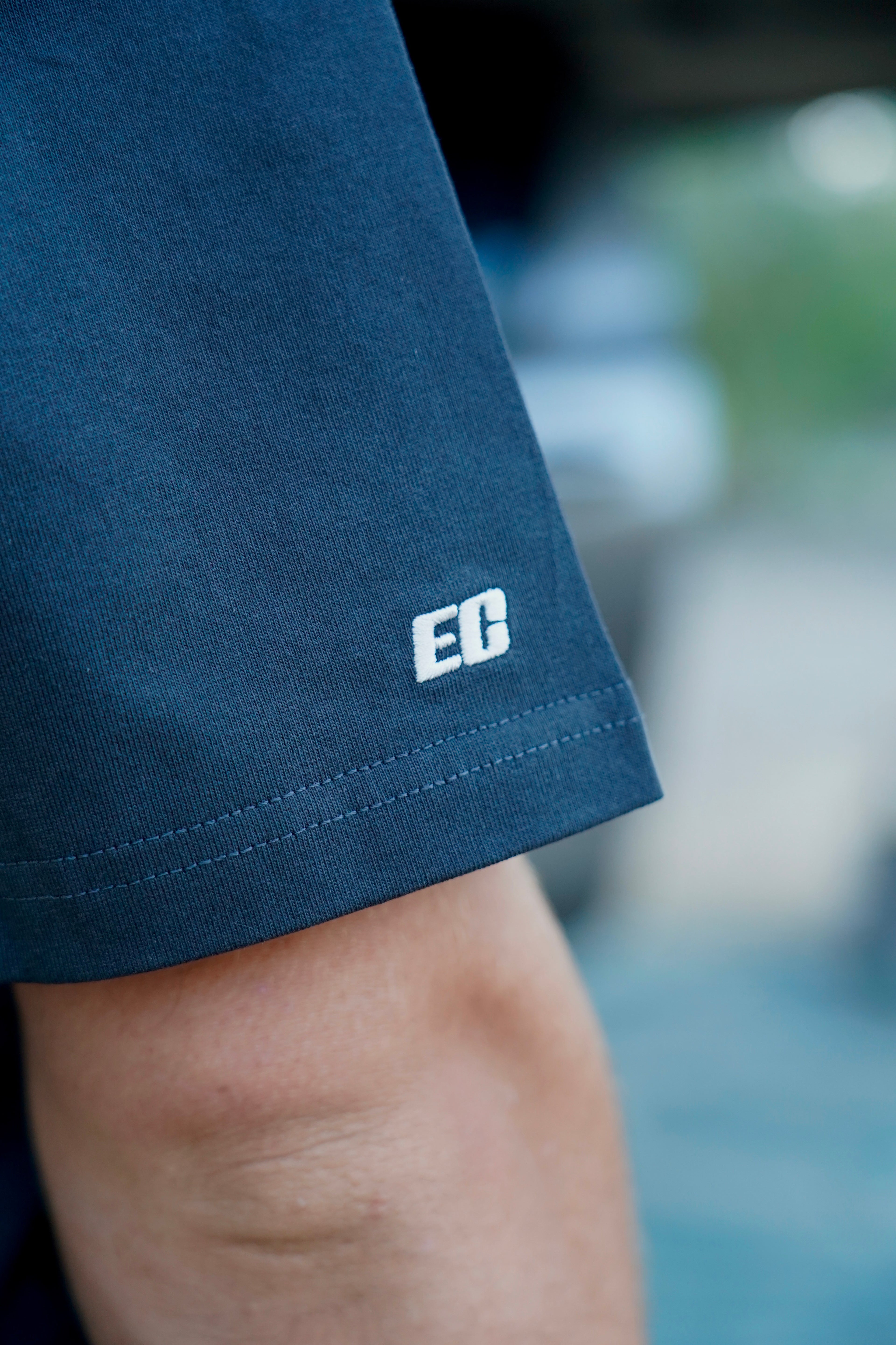 Elusive Core Embroidered Tee Charcoal